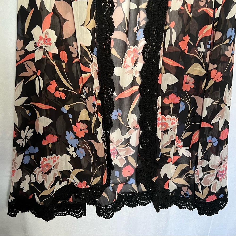 Torrid Black Sheer Floral Crochet Trim Long Kimono Top Cover-Up Robe Size 3/4 - Picture 5 of 11